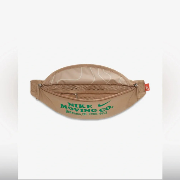 Nike Heritage Belt Bag 🤎 - Picture 2 of 5